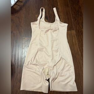 Miraclesuit Shape Away Open Bust Extra Firm Thigh Slimmer 2912 Beige size 2X